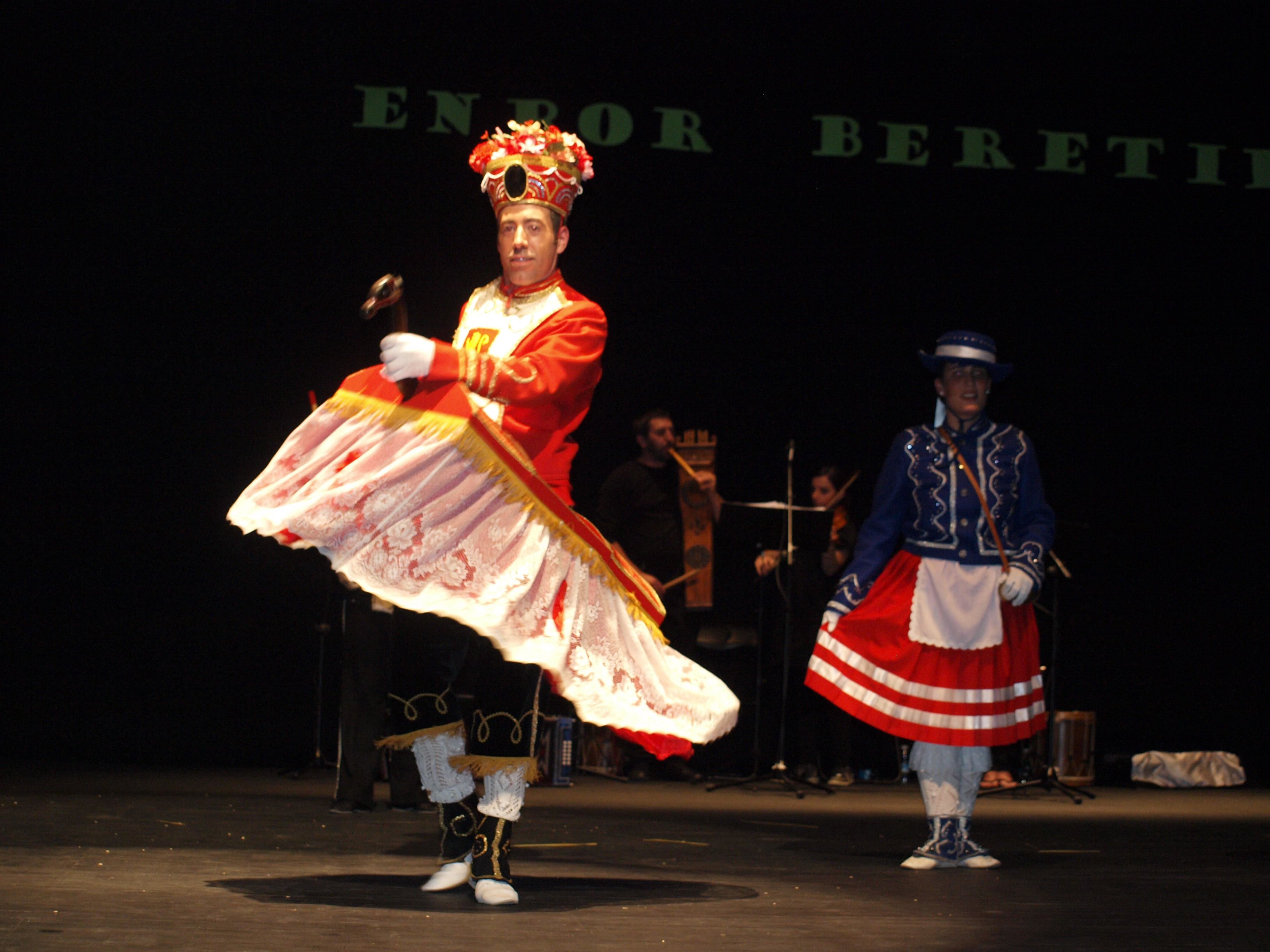 Kiyinish xonasida erkak porno